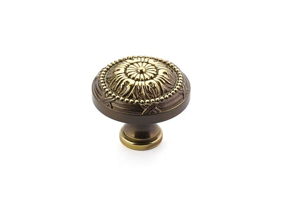 Schaub Versailles 1-1/2" Knob in Antique Light Polish