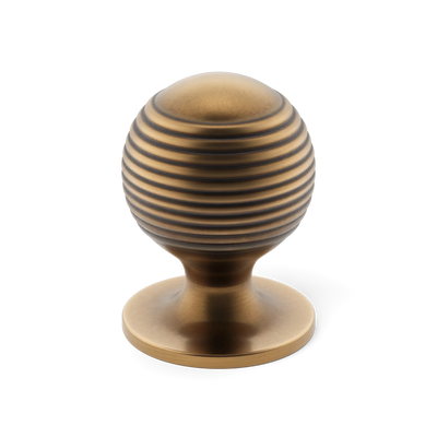 Armac Martin Merrick Cabinet Knob in 19mm / Fine English Antique