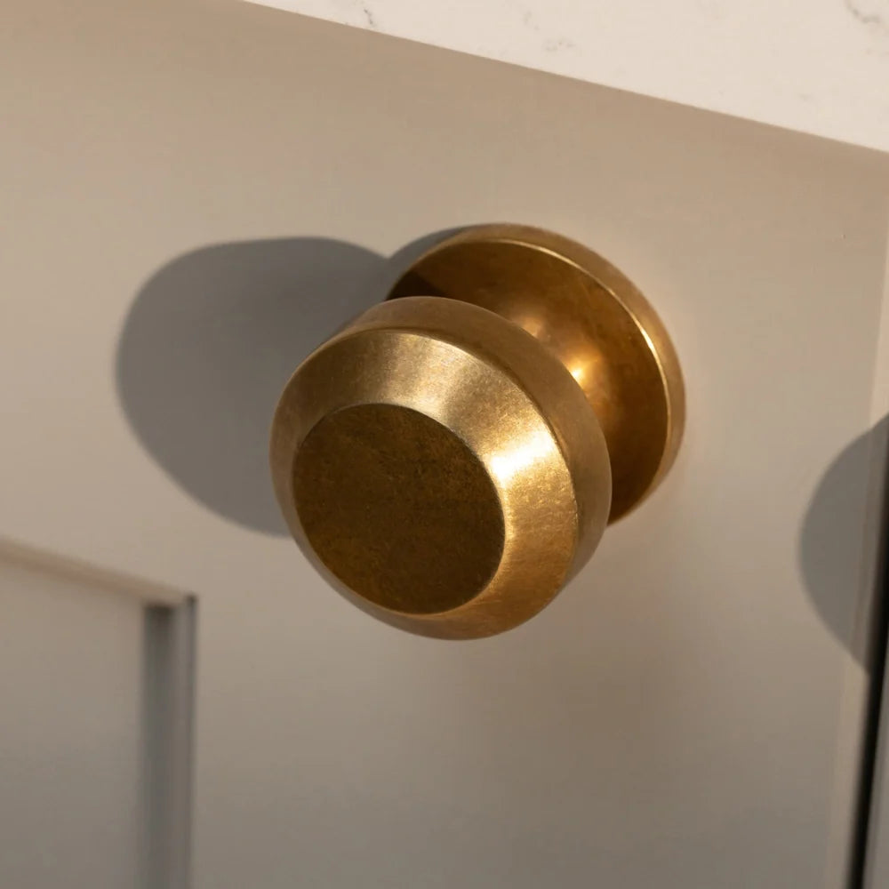 Armac Martin Victoria Plain Cabinet Knob