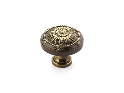 Schaub Versailles 1-1/4" Knob in Antique Light Polish