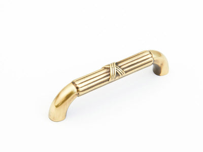 Schaub Versailles 96 mm C-C Pull in Antique Light Polish