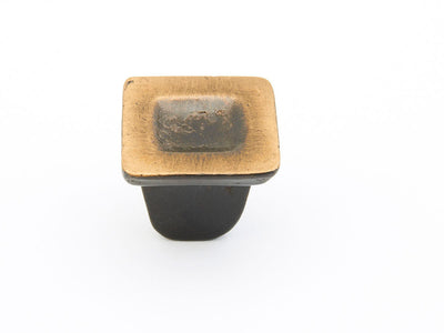 Schaub Vinci 1-1/4" Concave Square Knob in Antique Bronze
