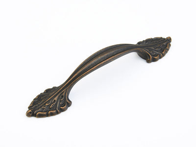 Schaub Corinthian 96 mm C-C Pull in Ancient Bronze