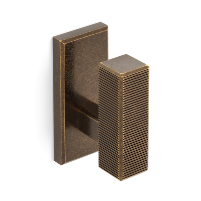 Armac Martin Digbeth Ridged Hook in 48mm / Dark Aged Brass