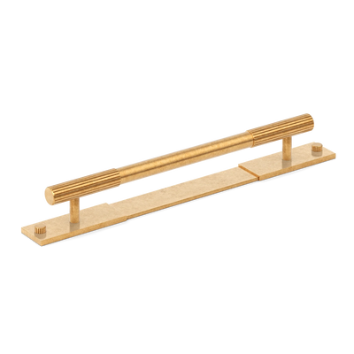Armac Martin MIX Straight Knurled Pull Handle & Backplate in 128mm / Burnished Brass
