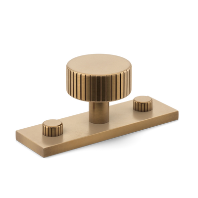 Armac Martin MIX Straight Knurled Cabinet Knob & Backplate in 54mm / Fine English Antique