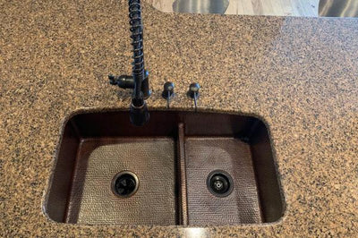33‚Ä≥ Hammered Copper 60/40 Double Basin Kitchen Sink with Short 5‚Ä≥ Divider - Hardware by Design